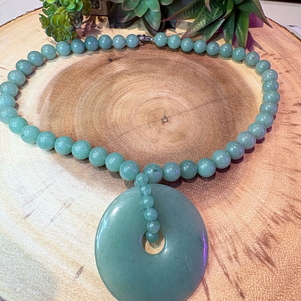 Aventurine Necklace💚✨ - Picture 2 of 6